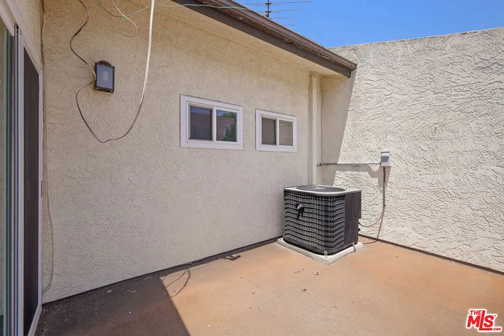 14012 Cerise Avenue, Hawthorne, California 90250 home-pic-16